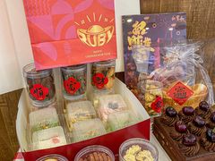 -红宝石·鲜奶小方·海派西点房(南丹店)