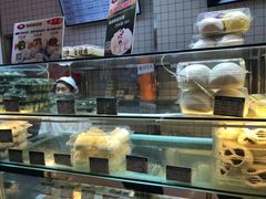 面包甜点陈列柜-白玉兰食品甜凤店(合生汇店)