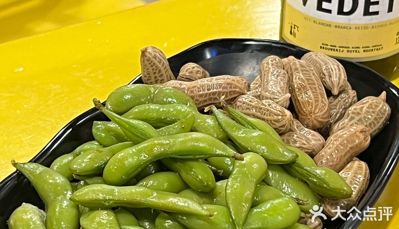 能让我放下手机的只有“辣家私厨”的小龙虾烧烤和啤酒啦[亲亲]‼️
