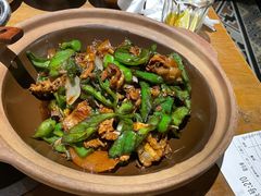 碾辣椒炒肉-吃饭皇帝大土家民族菜(正大广场店)