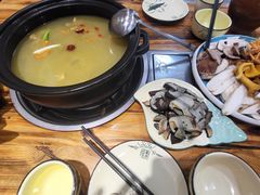 -菌之家·专业纯野生菌火锅·特色炒菌