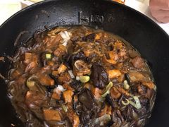 小鸡榛蘑一锅出-关东风老北方菜馆(桂芳园店)