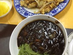 -鲁邦国际风情街(麦世达韩国精品百货店)