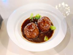 红烧特色狮子头-简小姐·上海餐厅(长城大厦店)