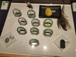 -北京七彩云南翡翠珠宝旗舰店(月坛店)