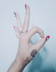 -蜜丝卡伦美甲美睫半永久