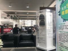 -上海星瀚奔驰4S店(红柳路店)