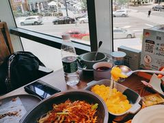 -蜜桃餐厅·伴山(湖滨商业街店)