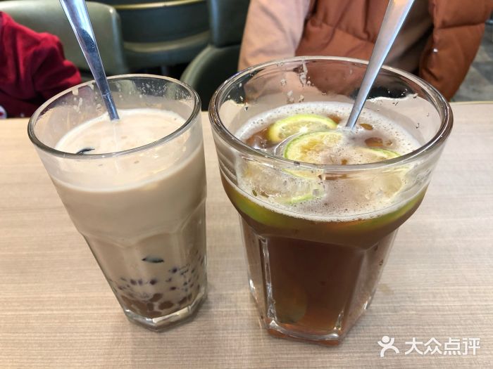 轉角遇到愛西式簡餐·便當(城光薈店)黑鑽珍珠奶茶圖片