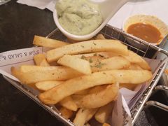 牛油果酱佐薯条-新鲜誌·新派食集(万象天地店)
