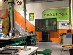 -山野的朋友露营炭火烤肉