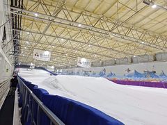 -乔波室内滑雪场