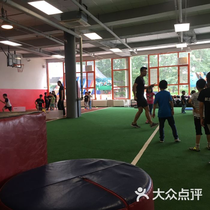 赫石少儿体能馆