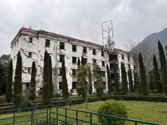 -四川汶川特大地震漩口中学遗址
