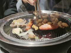 -围炉肉舍•炭烤活鳗•丹东海鲜烤肉(步行街店)