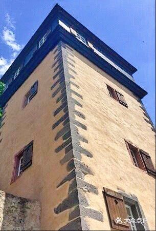 德国法兰克福景点之一牧牛人门楼这是一座1