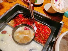 -老牌坊云南鱼豆花火锅(哈西万达店)