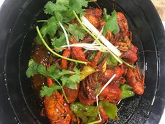 -虾弄弄海派小龙虾·牛羊蝎子火锅