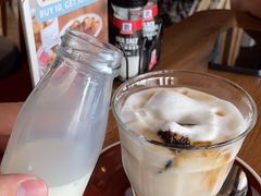 -ROAST coffee & eatery