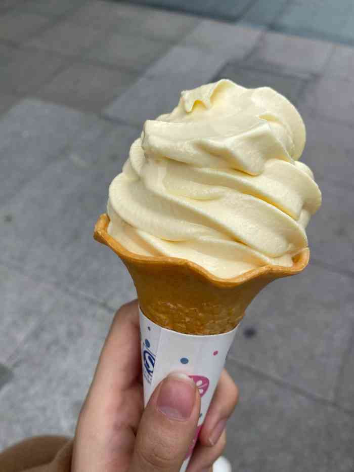 打分 第一次吃全家的甜筒,太稀了.像太妃奶糖的味道