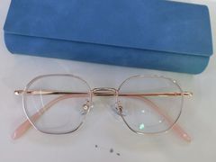 -MiRi眼镜·蔡司·星趣控·尼康控优点视觉合作店(南京东路店)