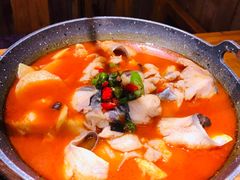 -老滇山寨•云南特色菜•地方菜•民族风情歌舞表演(金碧店)