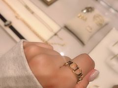 -CHANEL(恒隆广场店)