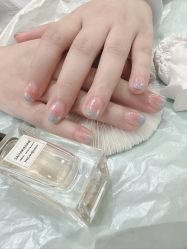 -灰姑娘美甲美睫馆