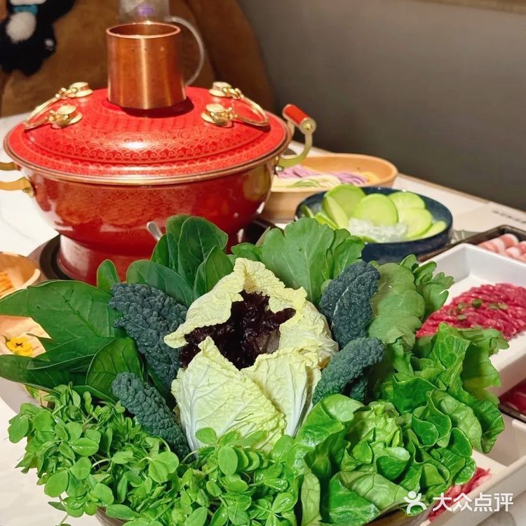 圣诞季约会 艾特饭搭子梧桐树下温暖滋味