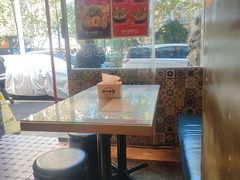 -肥汁米蘭香港米线(定西路店)
