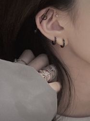-花师傅专业手穿耳洞打耳洞穿孔