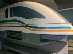 -龙阳路磁悬浮列车总站-停车场