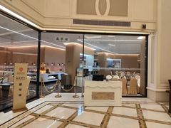 -凤冠假日酒店自助餐