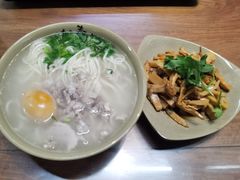-亮亮面馆(经六路店)