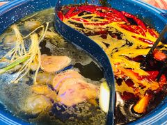 重庆红油经典鸳鸯锅-王歘歘·chuǎ火锅(五道营店)