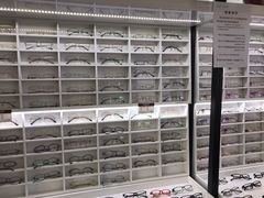 -视野联行眼镜•蔡司•依视路(温江店)