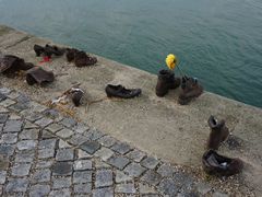 -多瑙河畔鞋履雕塑