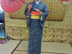 -东京都浅草樱花和服租赁店