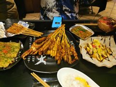 -何师烧烤Pro ·江湖川菜·小龙虾·精酿(太古里旗舰店)