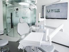 -瑞尔齿科(上海长风大悦城店)