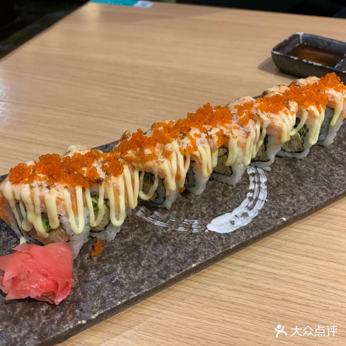 骏河日本料理烤肉(湖滨银泰in77店)三文鱼卷寿司图片 第157张