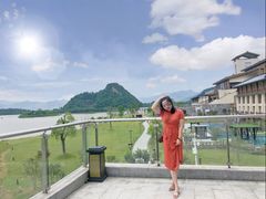 -英德宝晶宫天鹅湖茶语温泉
