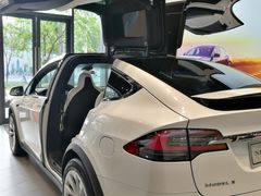 -TESLA 特斯拉(上海太古汇体验店)