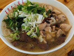 -文山荷鲜居(翠湖店)