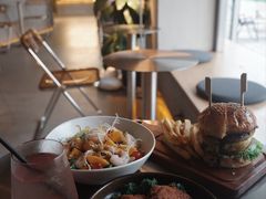 -三勾JJJ Burger&Coffee(梅溪湖店)