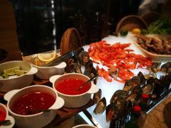 -大中华希尔顿酒店-念自助餐·嗨啤·小龙虾