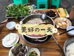 -丹丹妹苗家砂锅酸辣烫