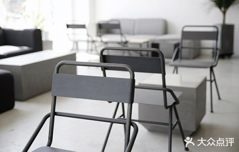 ［咖啡厅］设计｜简洁而不单调的用餐空间