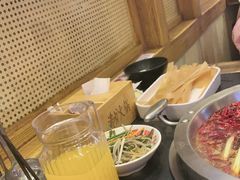 -沸炉重庆老火锅(军事博物馆店)