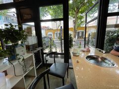 靠窗位-休记光头香辣蟹干锅店(衣冠庙店)